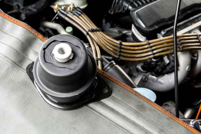 Faulty Transmission or Engine Mounts