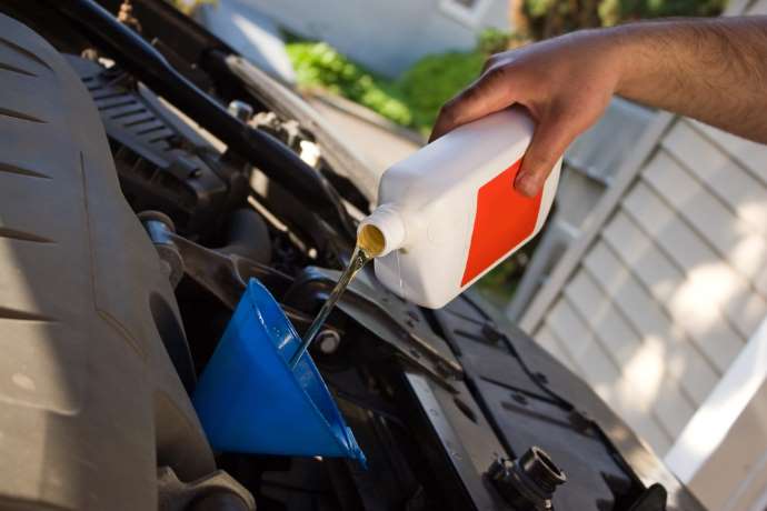 Changing the Motor Oil Timely